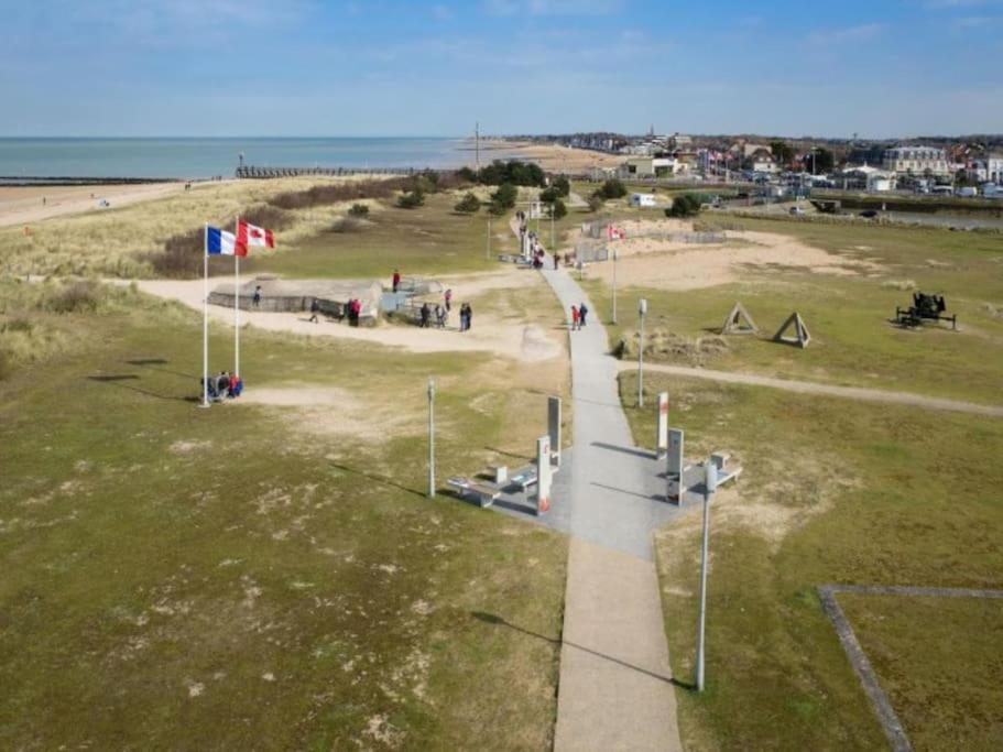 Maisonnette Du Bonheur Courseulles-sur-Mer Exterior photo