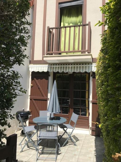 Maisonnette Du Bonheur Courseulles-sur-Mer Exterior photo
